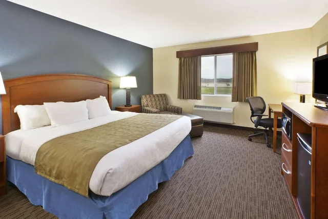 غرفة ديلوكس بسرير كوين لذوي الإعاقة، AmericInn by Wyndham Bay City 3/6