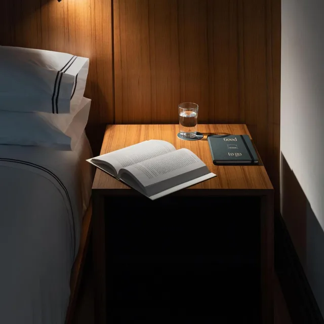 استوديو بسرير كوين، The Moore 4/5