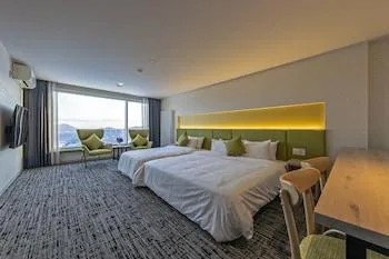 غرفة ديلوكس بسرير فردي بإطلالة على البحيرة، Hotel Cocoa 1/2