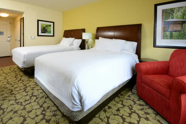 غرفة بسريرين كوين لذوي الإعاقة، Hilton Garden Inn Greensboro Airport 5/7