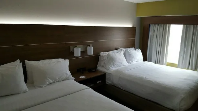 غرفة قياسية بسرير كينج، Holiday Inn Express Mount Pleasant Scottdale 4/4