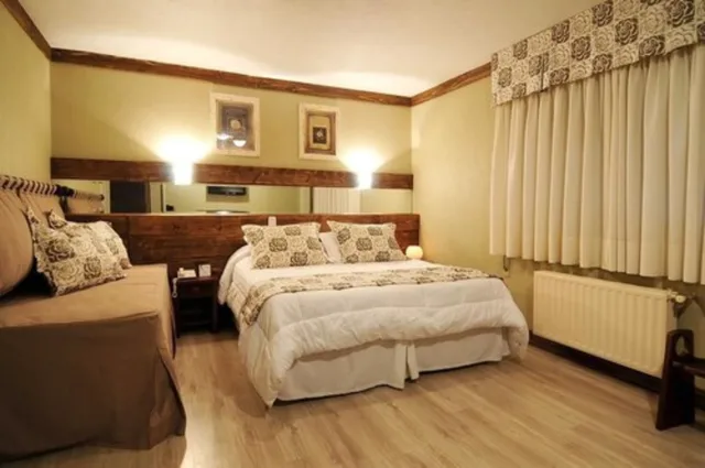 غرفة ديلوكس بسرير مزدوج، Sky Centro Hotel Spa 1/3