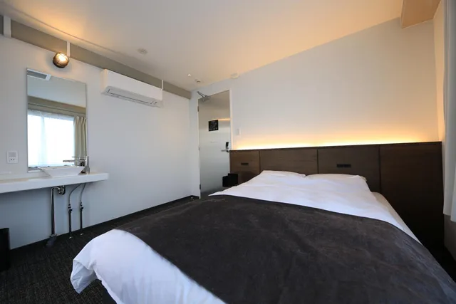غرفة قياسية بسرير مزدوج بحمام مشترك، Unplan Shinjuku Hostel 1/1