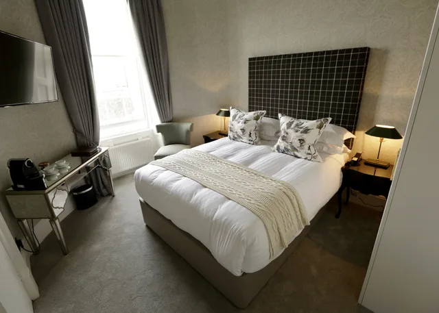 Petite, Town House، Nira Caledonia Hotel 3/10