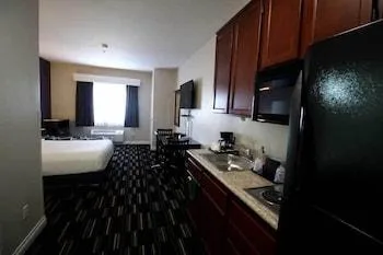 غرفة ديلوكس بسرير كينج بمطبخ، The Hotel Oceanside 1/1