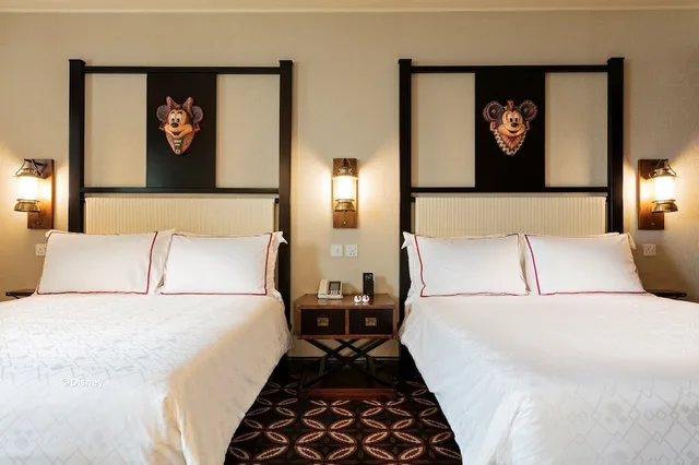 غرفة قياسية بسريرين كوين، Disney Explorers Lodge 3/3
