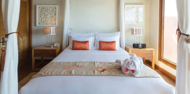 فيلا بسرير كينج مع أريكة بمسبح خاص، Crimson Resort and Spa Mactan 1/2