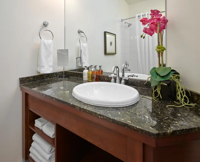 غرفة بسريرين مزدوجين، Metterra Hotel on Whyte 2/2