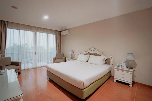 غرفة تنفيذية بسرير كينج، Braja Mustika Hotel Bogor 1/2