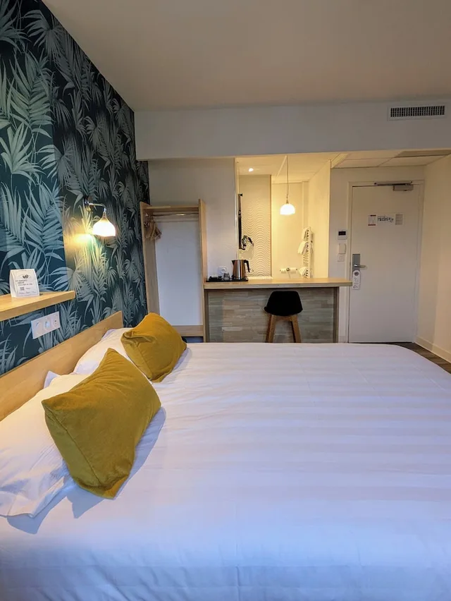 غرفة سوبيريور بسرير مزدوج، The Originals Aurillac Grand Hotel Saint Pierre 2/9