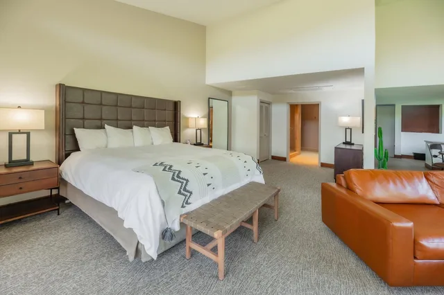 جناح بسرير كينج، Ventana Canyon Club and Lodge 1/8
