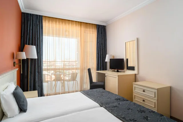 غرفة كلاسيكية بسرير مزدوج بإطلالة على المدينة، Festa Pomorie Resort 3/4