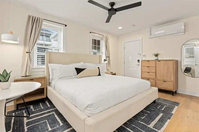 غرفة بريميير بسرير كينج، Surrey Beach House 6/9