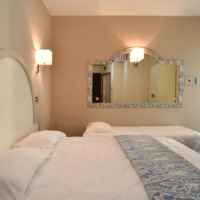 Classic, Triple, Lateral Side Sea View, Balcony، Anthony 3/5