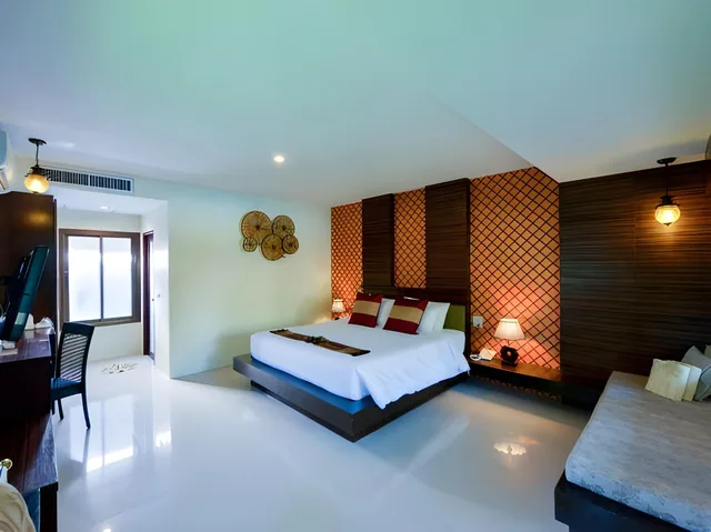 غرفة ديلوكس بسرير مزدوج وسريرين منفصلين، Sita Beach Resort And Spa 1/2