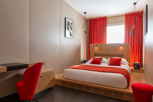غرفة سوبيريور مفردة، Golden Tulip Opera de Noailles 1/5