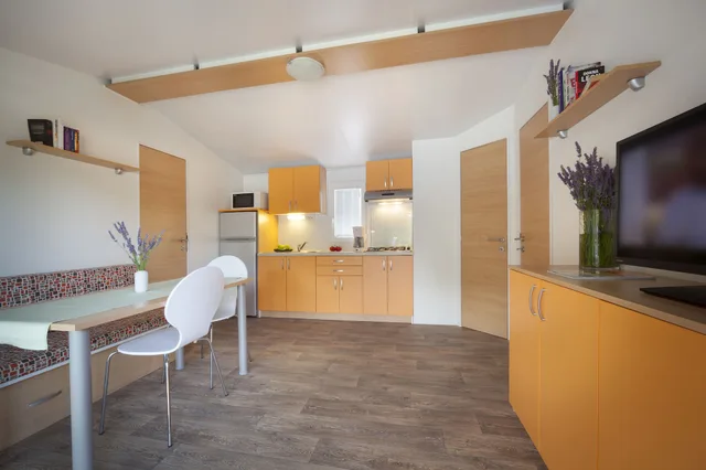 Mobile Home, Premium, Queen and Twin Beds, Sofa, Terrace، Mobile Homes Valkanela 3/4
