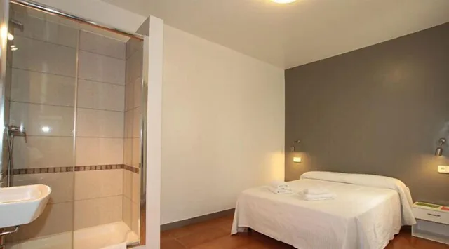 غرفة بسريرين منفصلين بحمام مشترك، Apartamentos Ripoll Ibiza 7/8