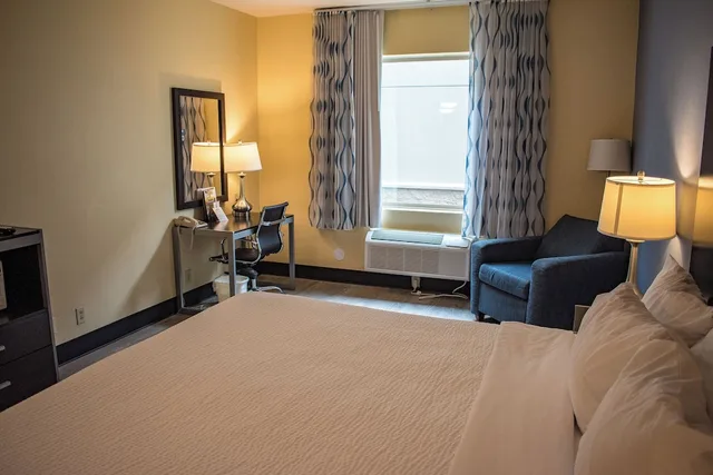 جناح بسرير كينج، Days Inn & Suites by Wyndham Pocahontas 2/5