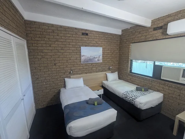 شقة عائلية بسرير كوين وسريرين فرديين، Motel Wellington 1/6