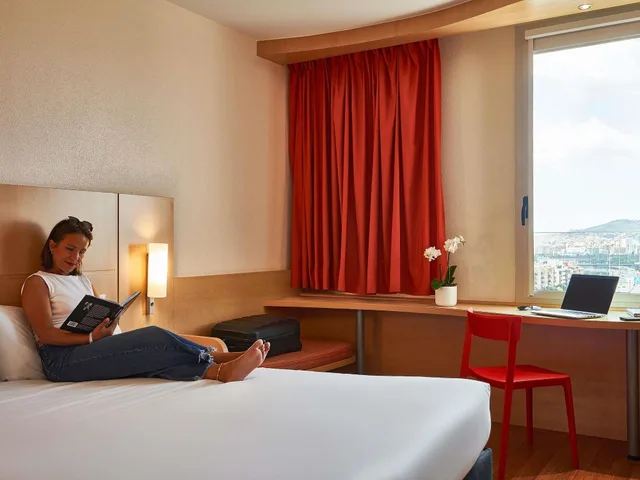 Standard, Multiple Beds، Ibis Barcelona Santa Coloma 5/7