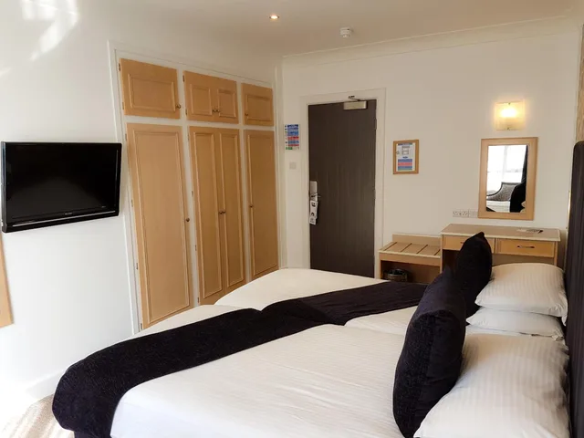 غرفة قياسية بسرير كينج، The Cumberland Hotel - Oceana Collection 5/10