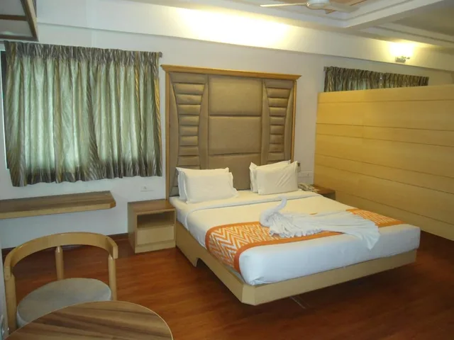 جناح، HOTEL RAJADHANE 1/8