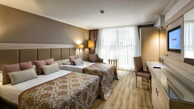 غرفة بسرير مزدوج لذوي الإعاقة، Miracle Resort Hotel 1/4