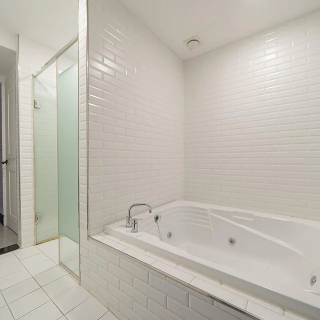 جناح عائلي، Hotel Ignis 6/10