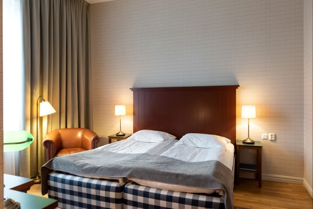غرفة قياسية بسرير مزدوج أو سريرين منفصلين، Hotel Bishops Arms Koping 2/10