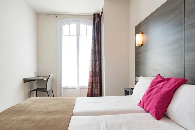 غرفة بسريرين منفصلين، Le 21 Hotel 10/10