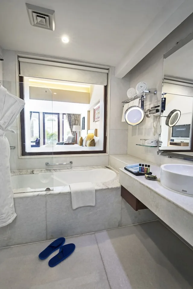 Heritage, Suite، Radisson Blu Udaipur Palace Resort And Spa 4/4