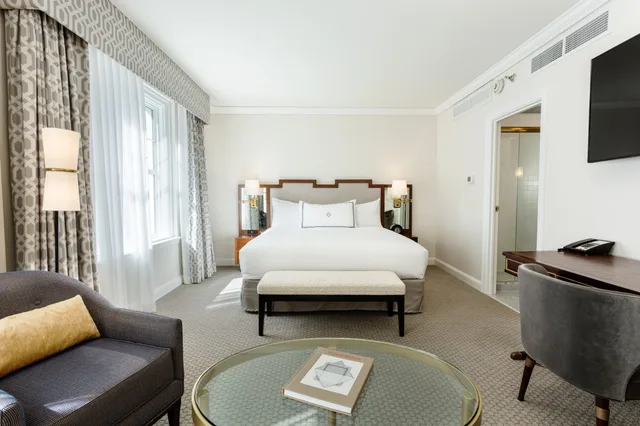 Guest Room, Deluxe, King Bed, The Lancaster Hotel 1/1