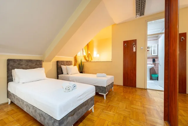 غرفة أساسية رباعية بأربعة أسرّة، Hotel Bojatours 2/3