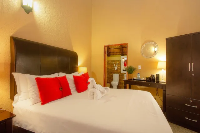 غرفة ديلوكس بسرير كينج، Imbube Safari Lodge 1/10