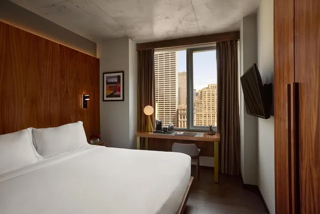 غرفة بسرير كينج في طابق مرتفع، Grayson Hotel in the Unbound Collection by Hyatt 1/5