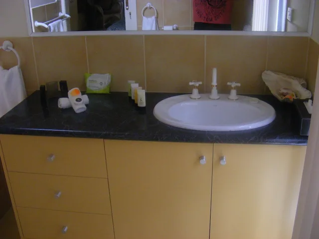 Lodge, Double Bed, Weeroona 2/6