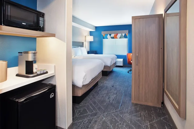 غرفة قياسية بسريرين كوين، Holiday Inn Express Augusta North 8/8