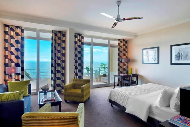 جناح جونيور بسرير كينج بإطلالة على البحر، Le Meridien Beach Plaza 1/3