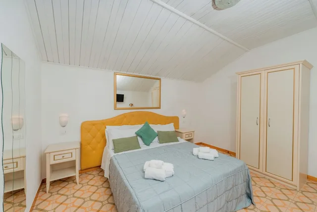غرفة بسرير مزدوج بإطلالة على البحر في الملحق، HOTEL BACCO 10/10