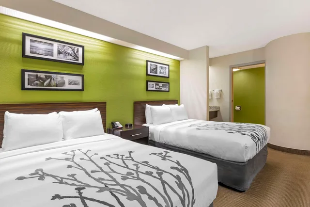 غرفة بسريرين مزدوجين، Sleep Inn at Greenville Convention Center 2/5