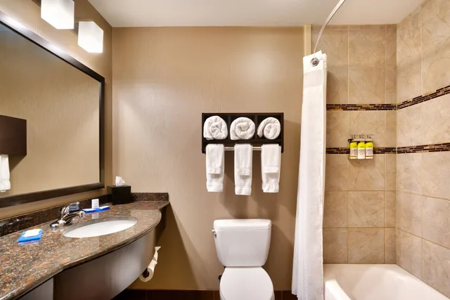 غرفة قياسية بسريرين كوين لذوي الإعاقة، Holiday Inn Express Hotel And Suites Butte 4/4