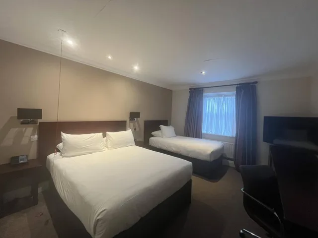 غرفة بسرير مزدوج لذوي الإعاقة، Avisford Park Hotel 6/8