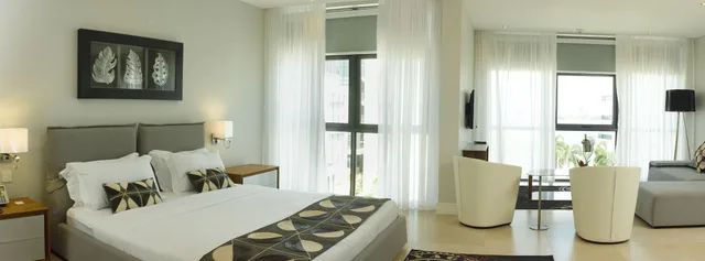 جناح ديلوكس بسرير كينج، English Point Marina Hotel 2/4