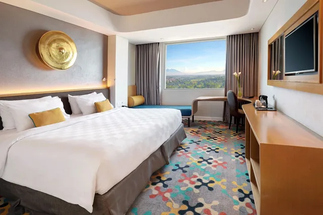 غرفة ديلوكس بسرير كوين، Hotel Ciputra Cibubur managed by Swiss-Belhotel International 2/8
