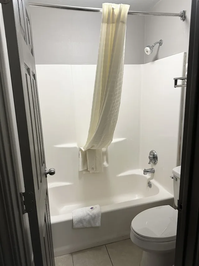 جناح بسرير كينج، Studio6 Suites Louisville, KY - Airport Expo Center 2/2
