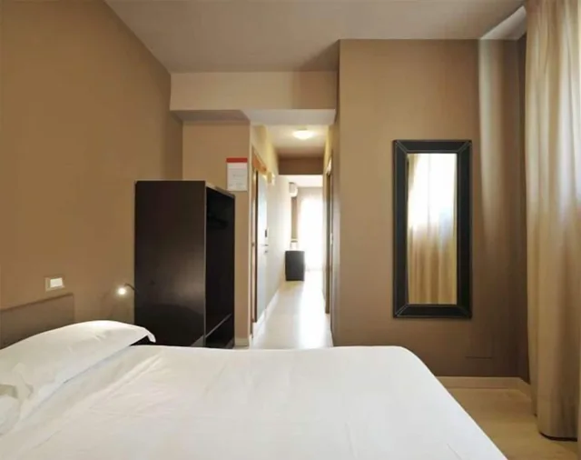 غرفة اقتصادية ثلاثية، M14 Hotel 2/4