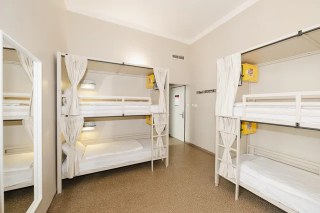 Female Dorm, Female Only, 4 Beds, 2 Bunk Beds، Wombats Hungary 2/2