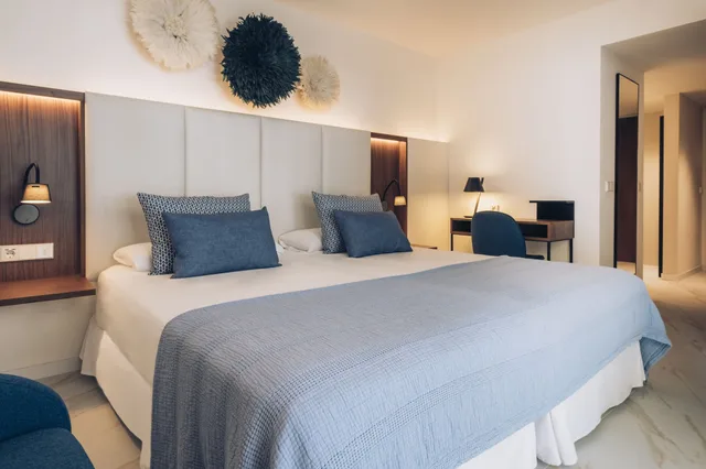 غرفة سوبيريور بشرفة مفردة بسريرين منفصلين، Iberostar Selection Playa De Muro Village 4/10