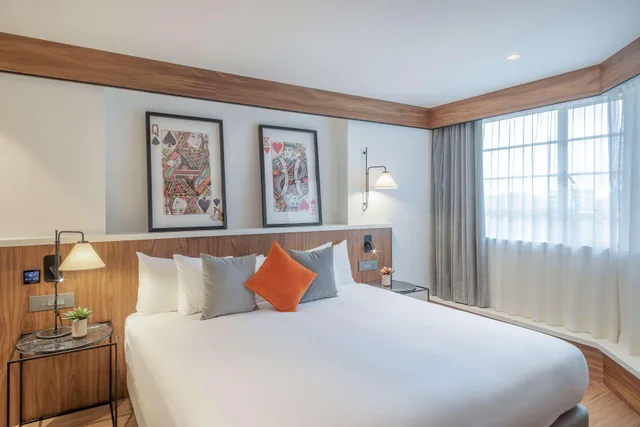 جناح، Melia White House 1/8